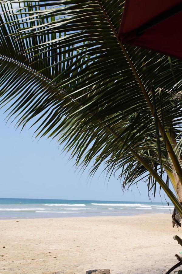 Ocean Breeze Villa Matara Buitenkant foto