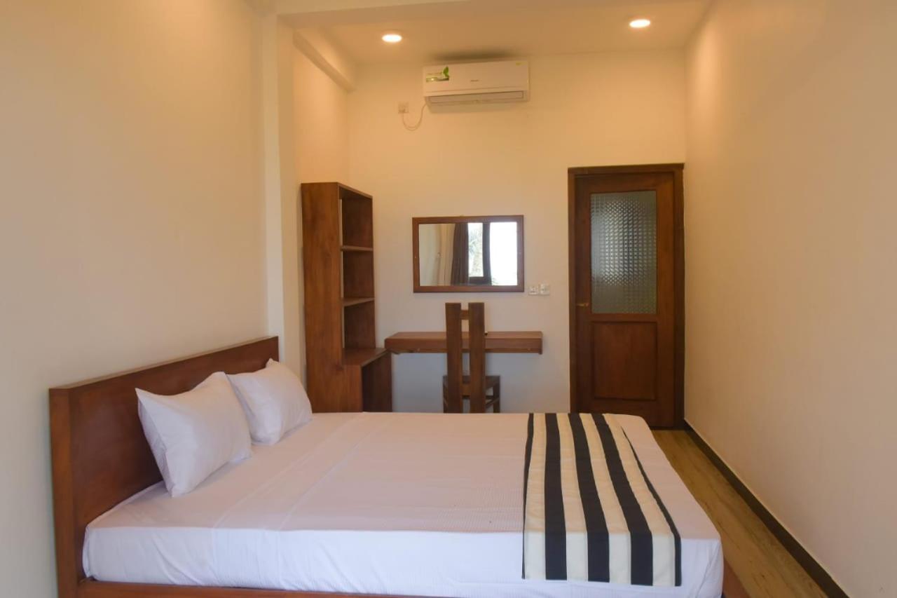 Ocean Breeze Villa Matara Kamer foto