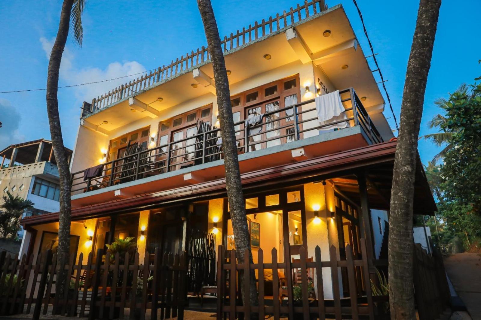 Ocean Breeze Villa Matara Buitenkant foto