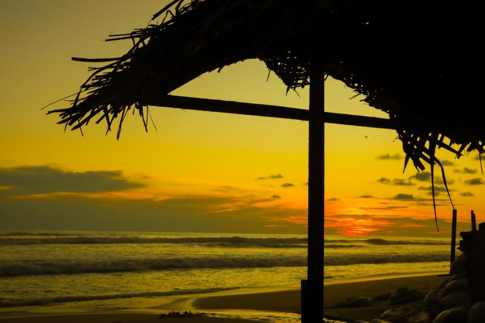 Ocean Breeze Villa Matara Buitenkant foto