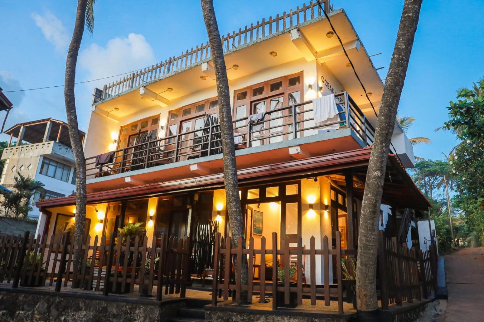 Ocean Breeze Villa Matara Buitenkant foto