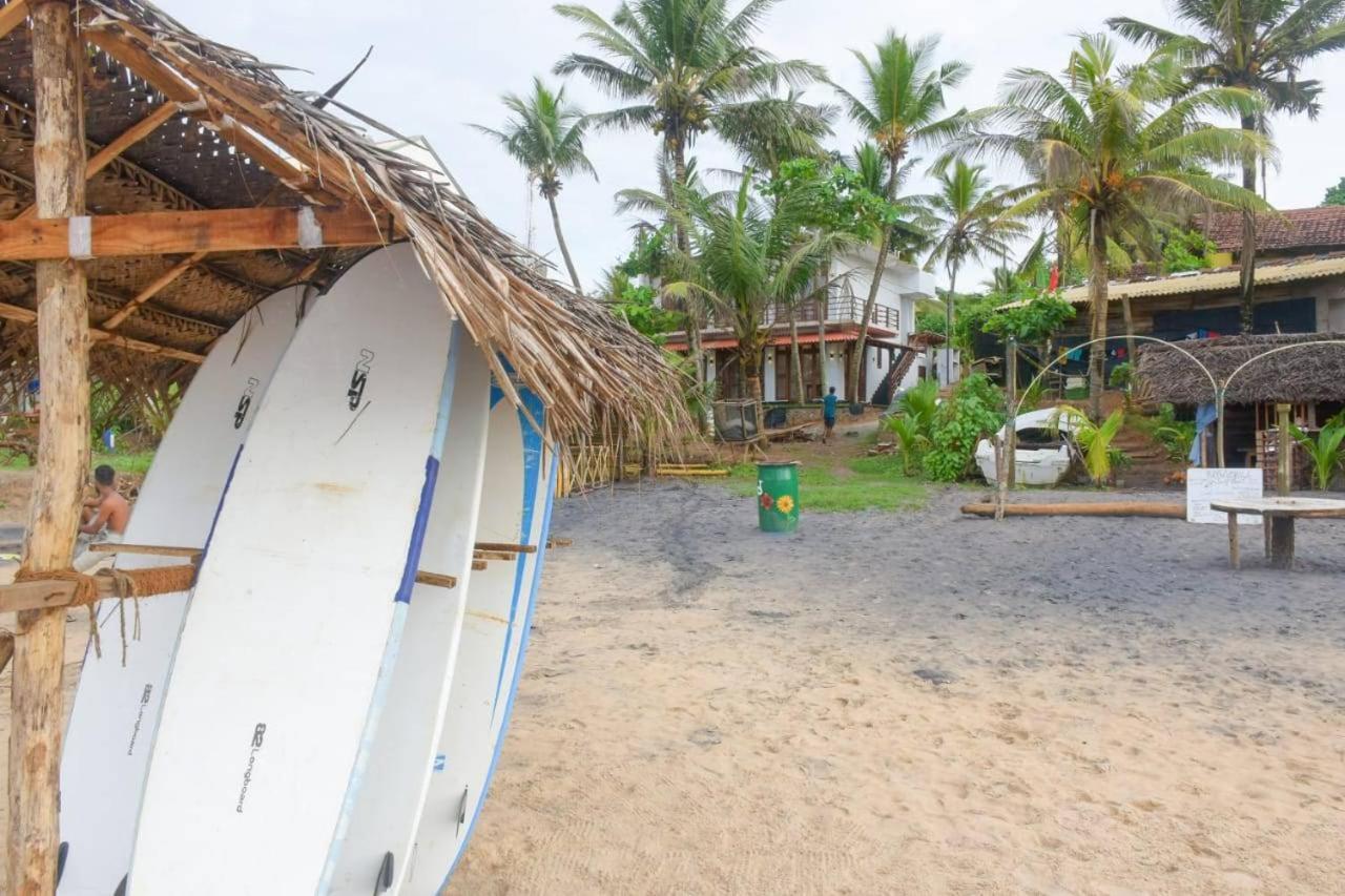 Ocean Breeze Villa Matara Buitenkant foto