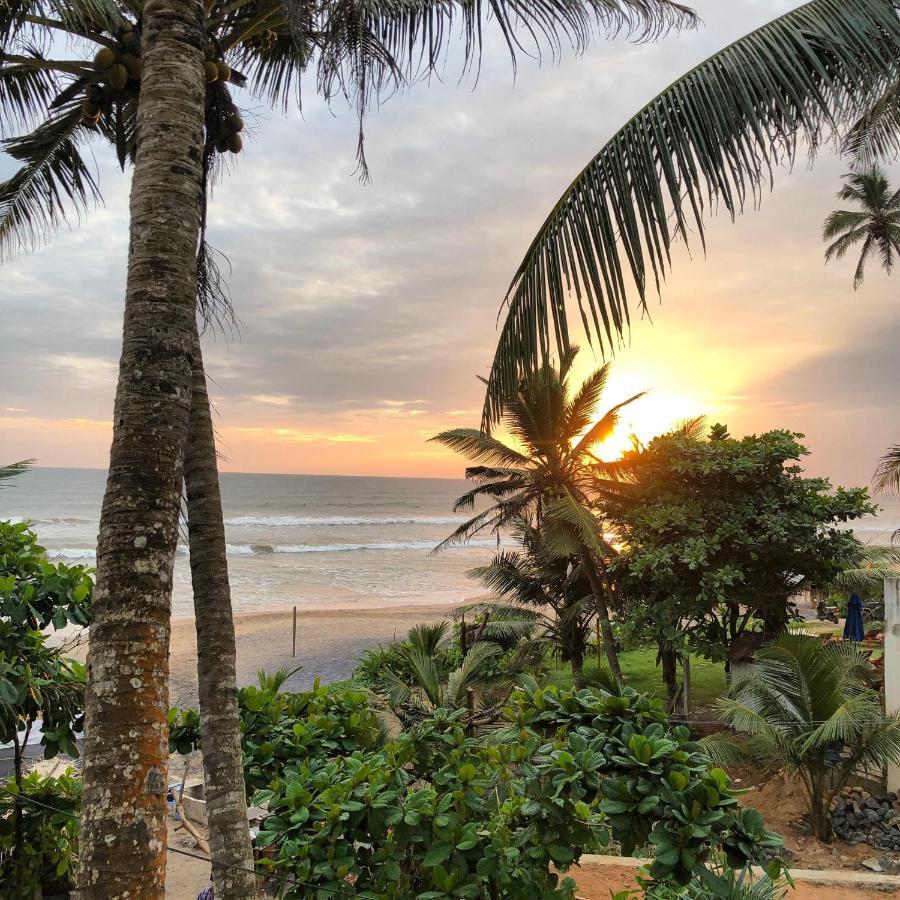 Ocean Breeze Villa Matara Buitenkant foto